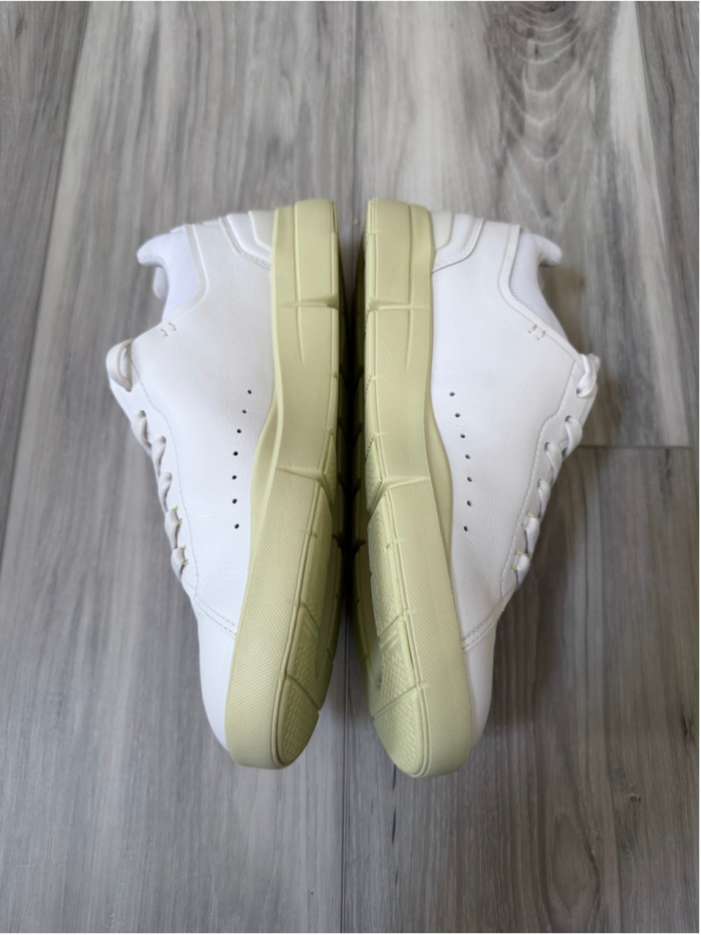 On The Roger Advantage White Hay Women’s 7.5 CloudTec Sneakers 48.98958 - Picture 7 of 10